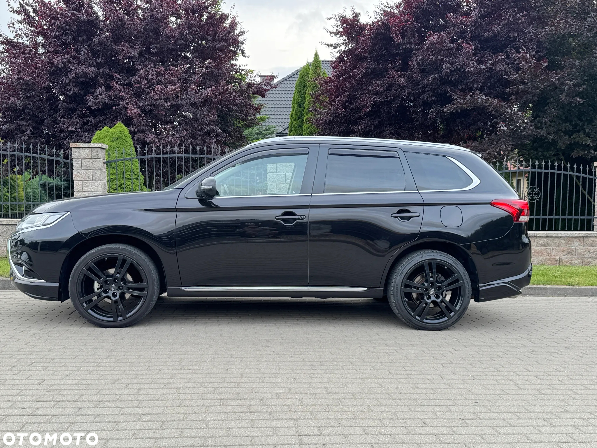 Mitsubishi Outlander PHEV Instyle NAVI + - 4