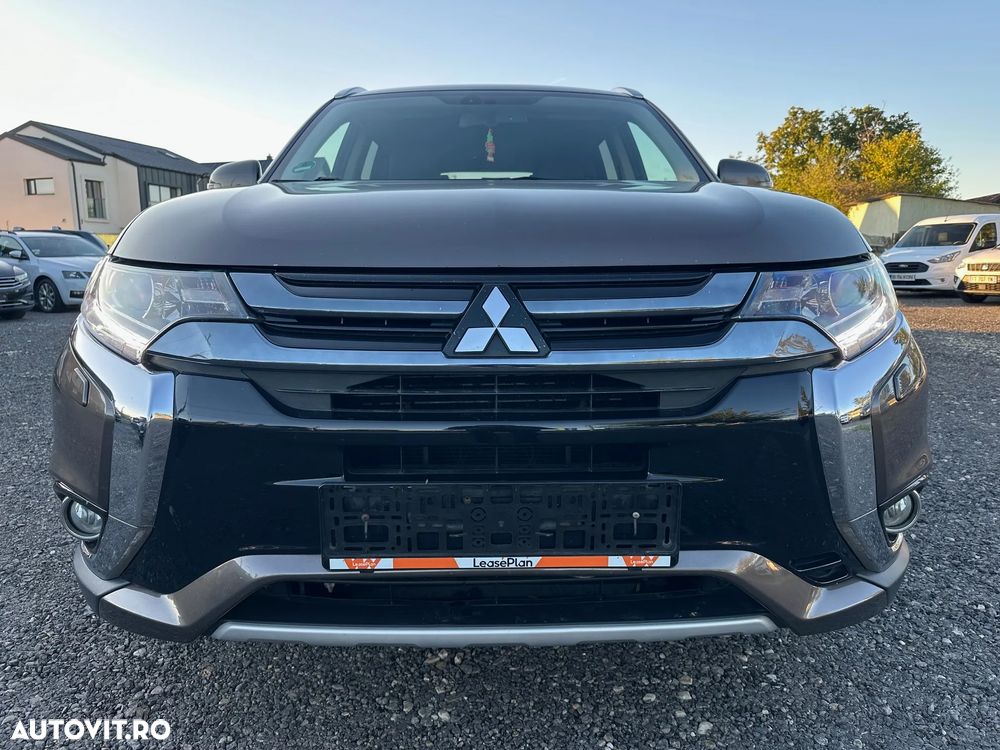 Mitsubishi Outlander 2.0 4WD Plug-In Hybrid Top - 3