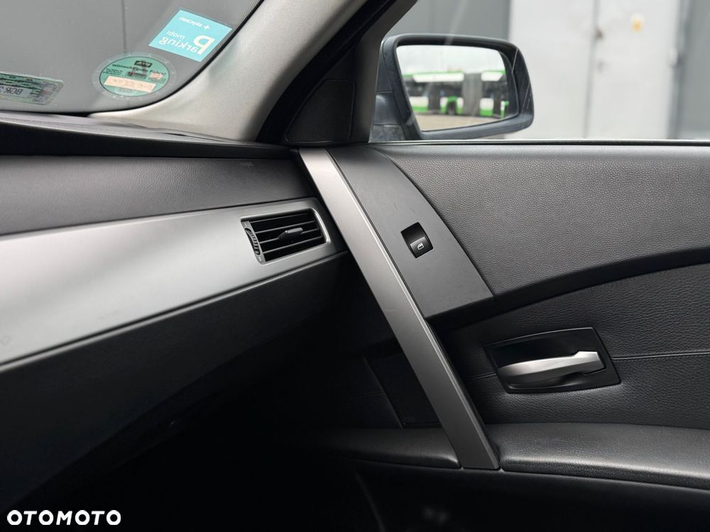 BMW Seria 5 525d - 18