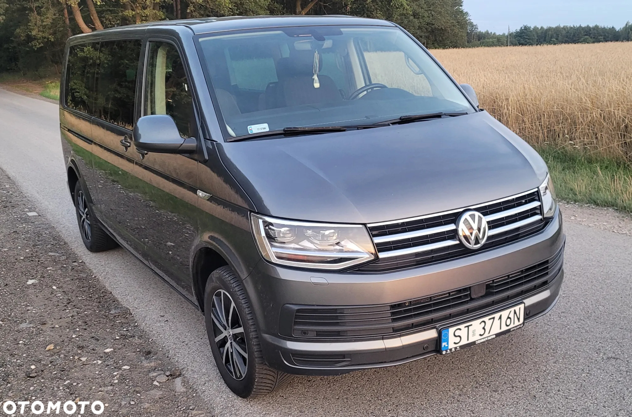 Volkswagen Multivan - 26