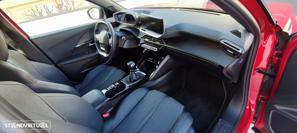 Peugeot 2008 1.2 PureTech GT Line - 17