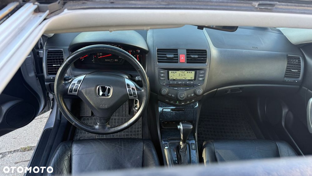 Honda Accord 2.4 Executive - 21