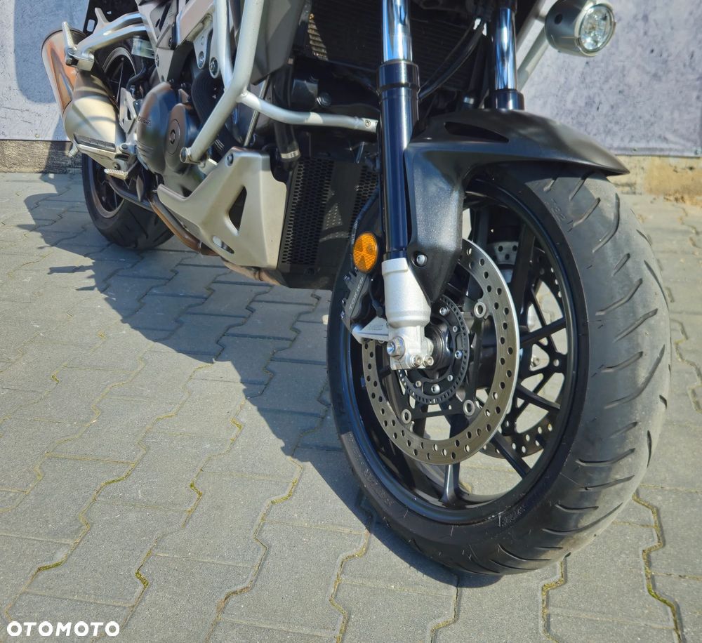 Honda VFR - 29