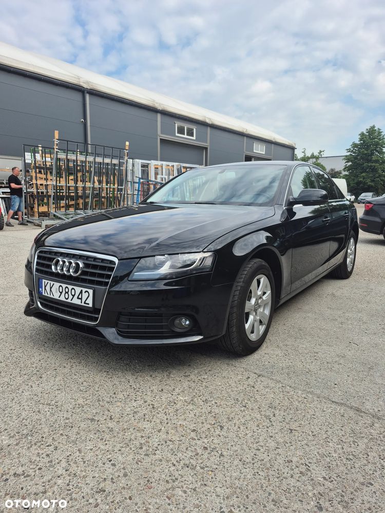 Audi A4 Limousine - 1