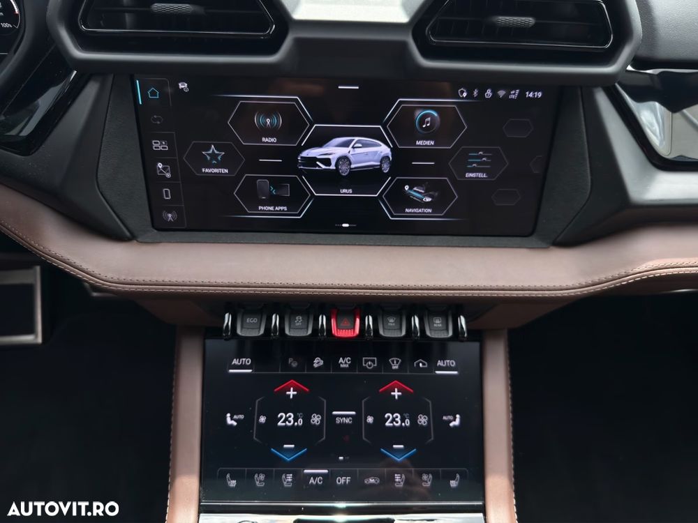 Lamborghini Urus - 11