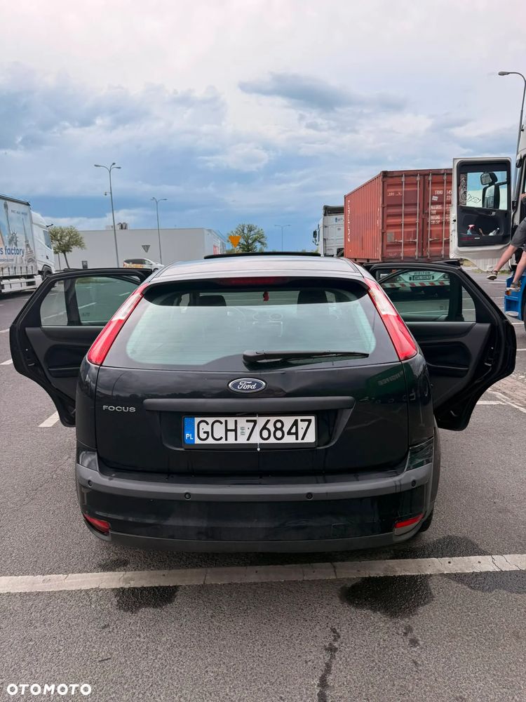Ford Focus 1.6 Ghia - 6