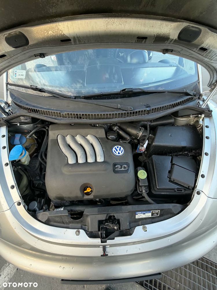 Volkswagen New Beetle 2.0 - 5