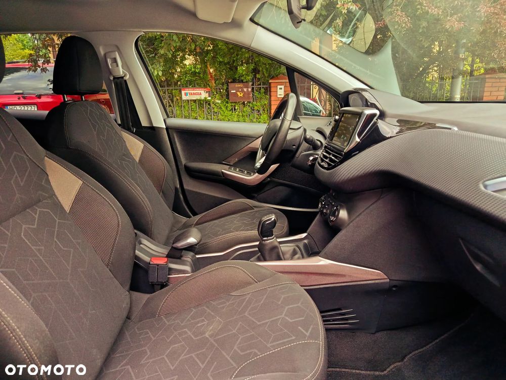 Peugeot 2008 - 12