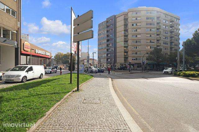 Magnífico T3 na Avenida da República – 8.º Andar com Vistas e Luz Natu - Grande imagem: 2/24