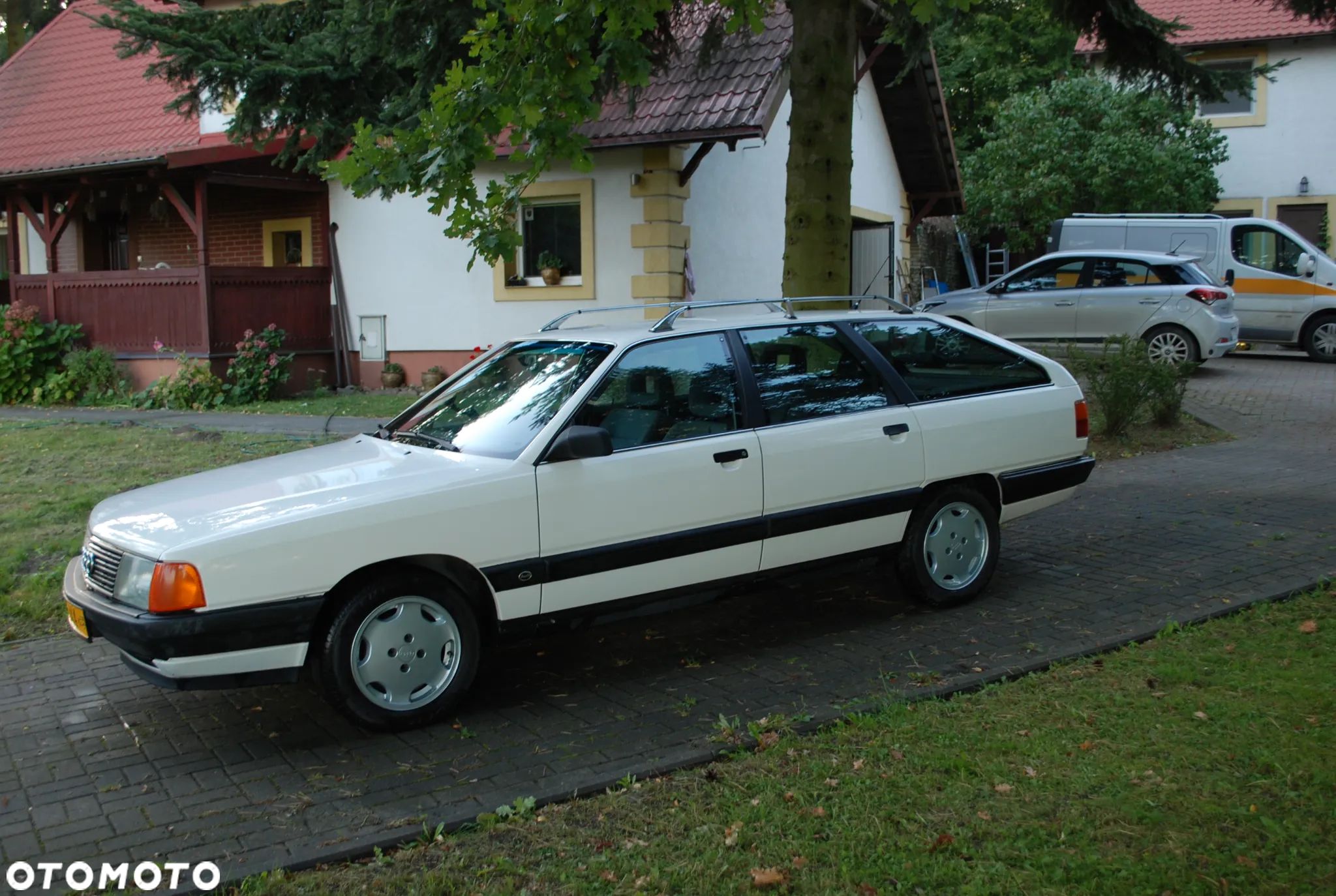Audi 100 Avant 2.0 E - 1