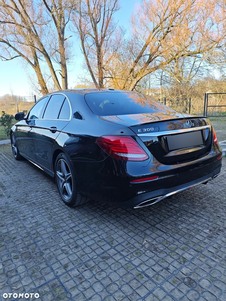 Mercedes-Benz Klasa E 300 9G-TRONIC Avantgarde - 10