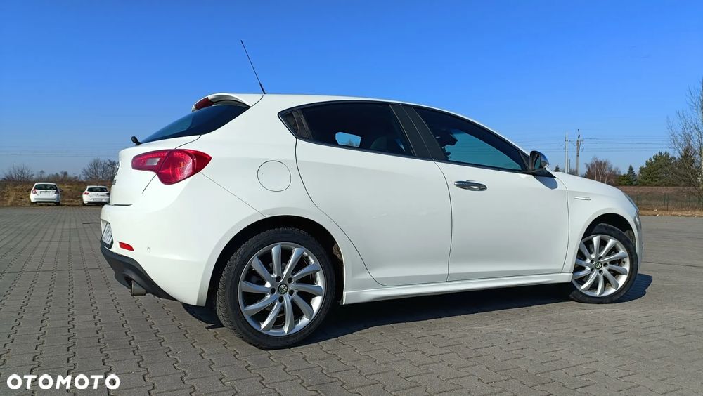 Alfa Romeo Giulietta 2.0 JTDM 16V Collezione - 1