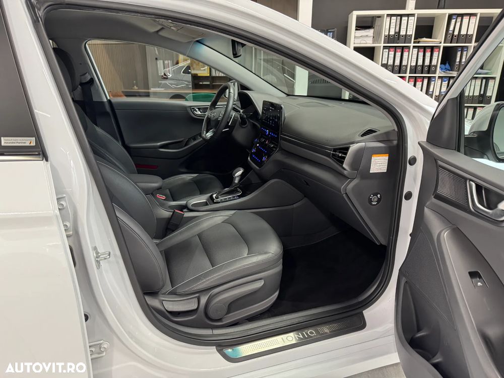 Hyundai IONIQ - 12