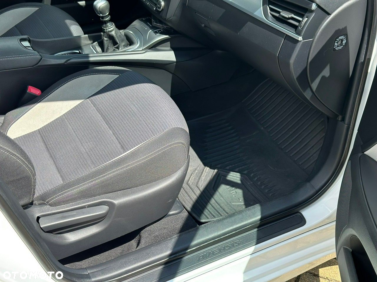 Toyota Avensis Touring Sports 1.8 Edition S+ - 8