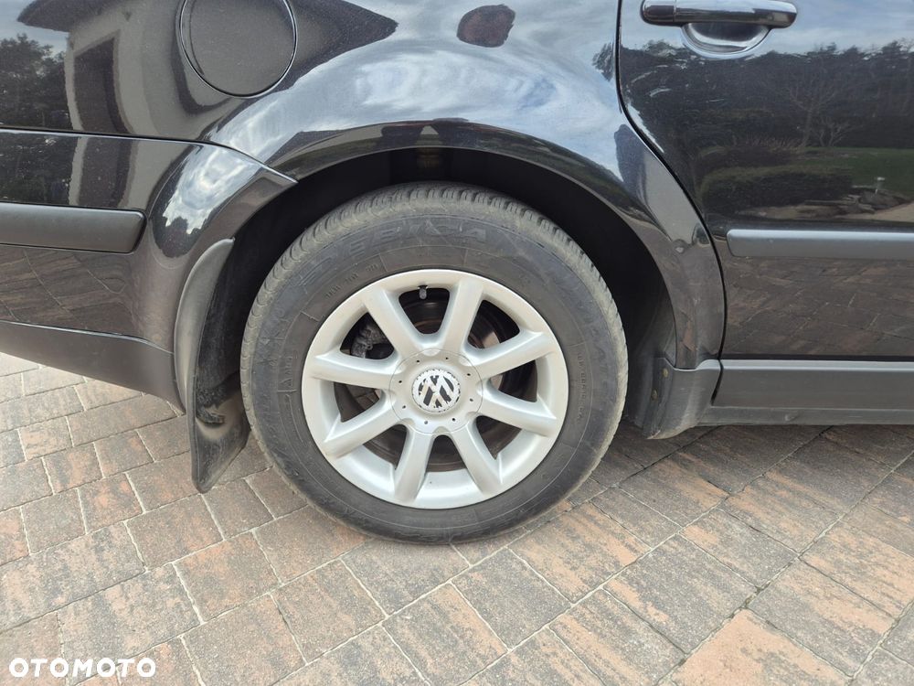 Volkswagen Passat - 4