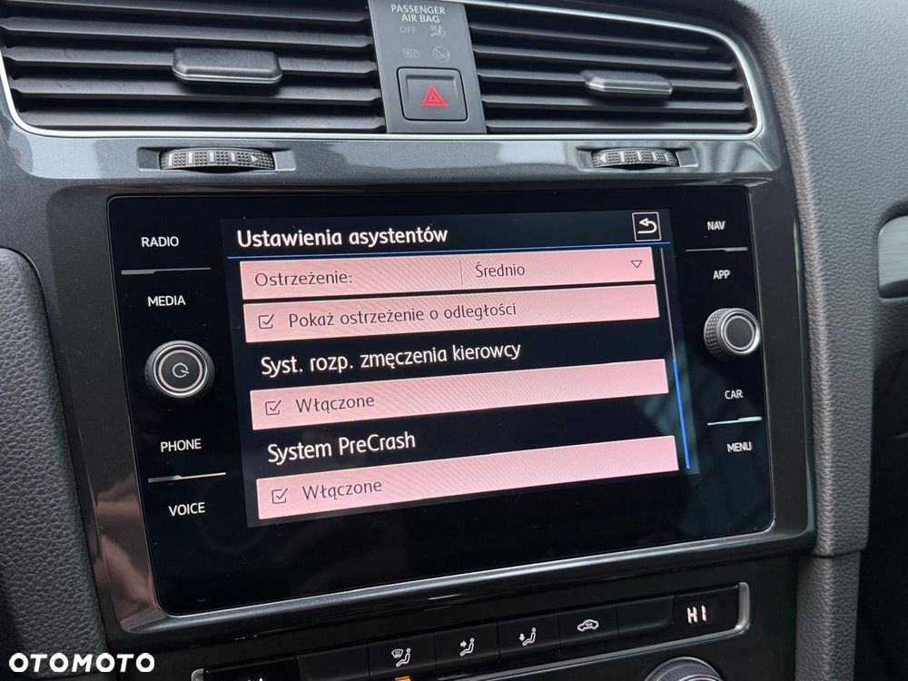 Volkswagen Golf 1.5 TSI BMT Comfortline DSG - 26