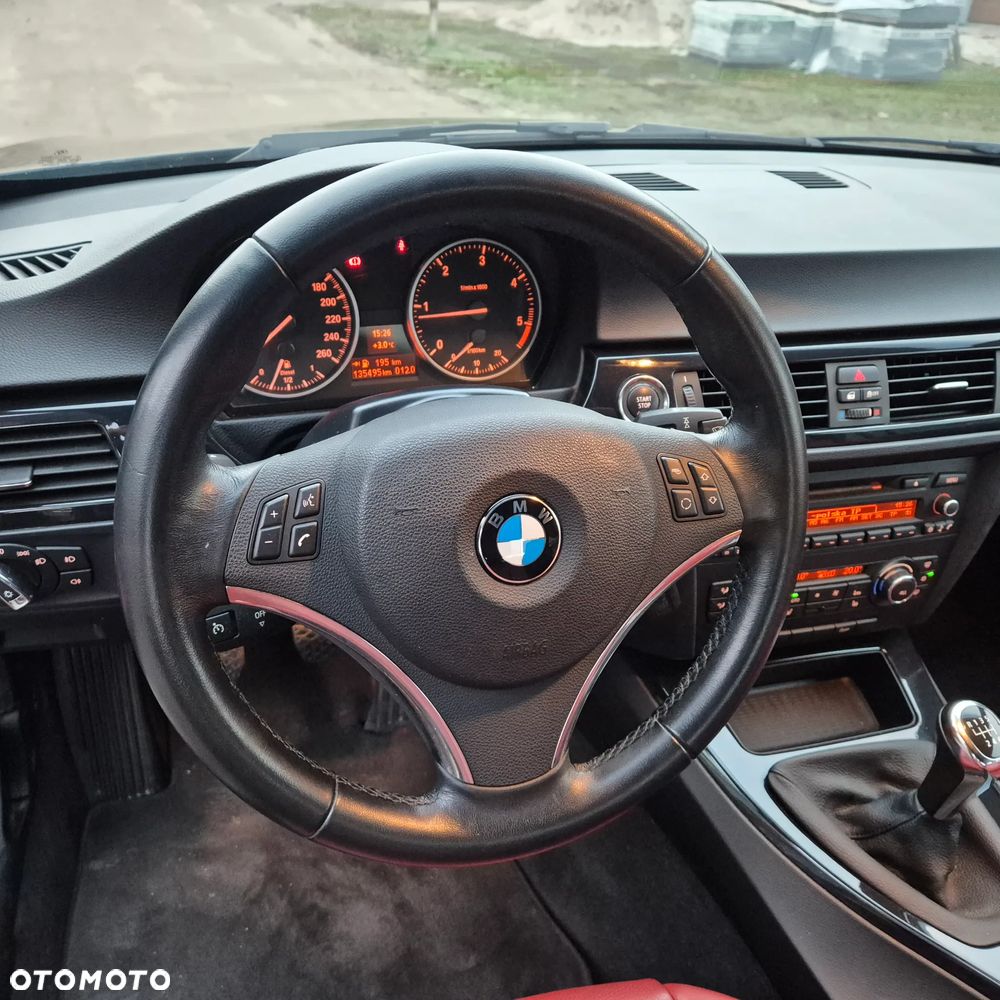 BMW Seria 3 320d Edition Exclusive - 15