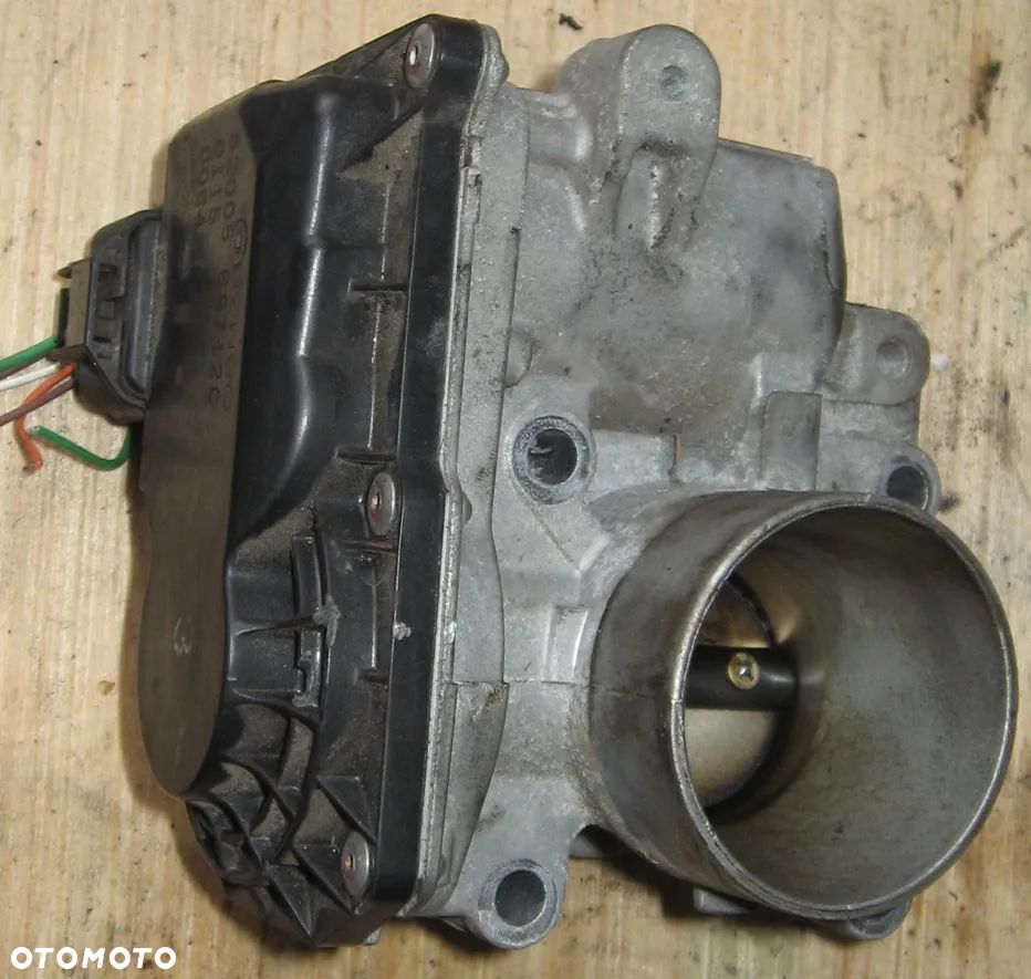 przepustnica CLIO III 1.2 8V RENAULT 8200568712C - 1