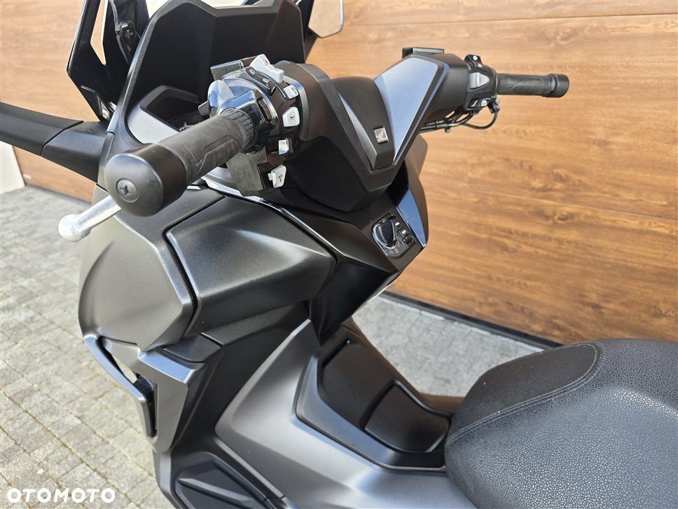 Honda NSS - 28
