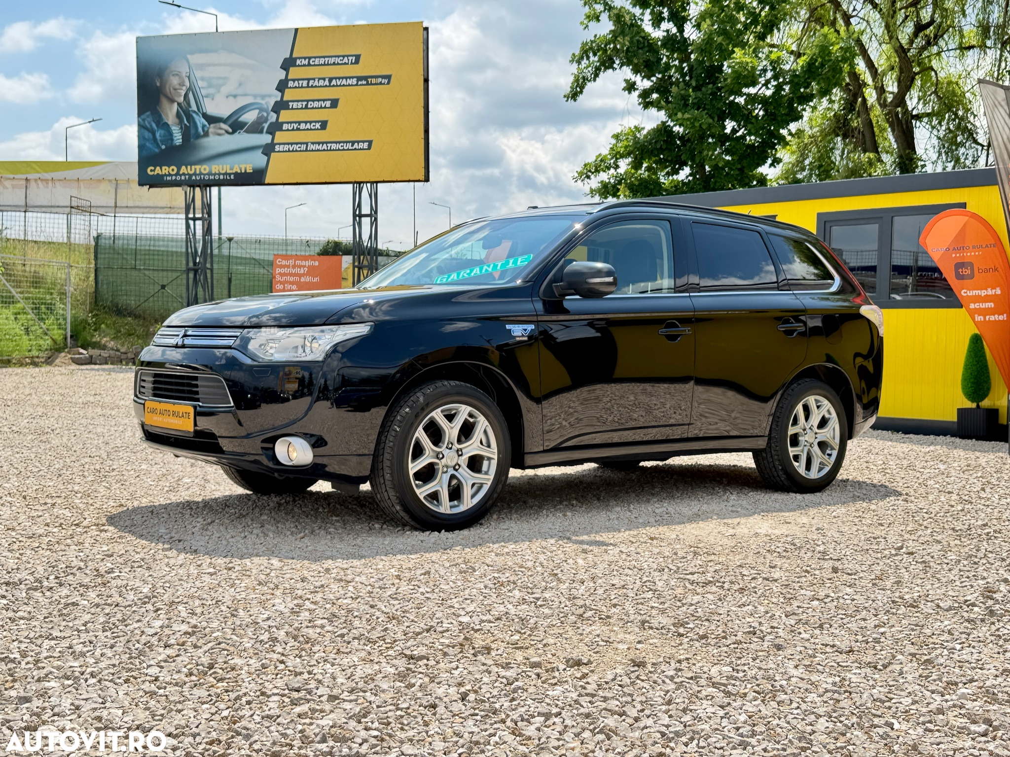 Mitsubishi Outlander 2.0 4WD Plug-In Hybrid - 2