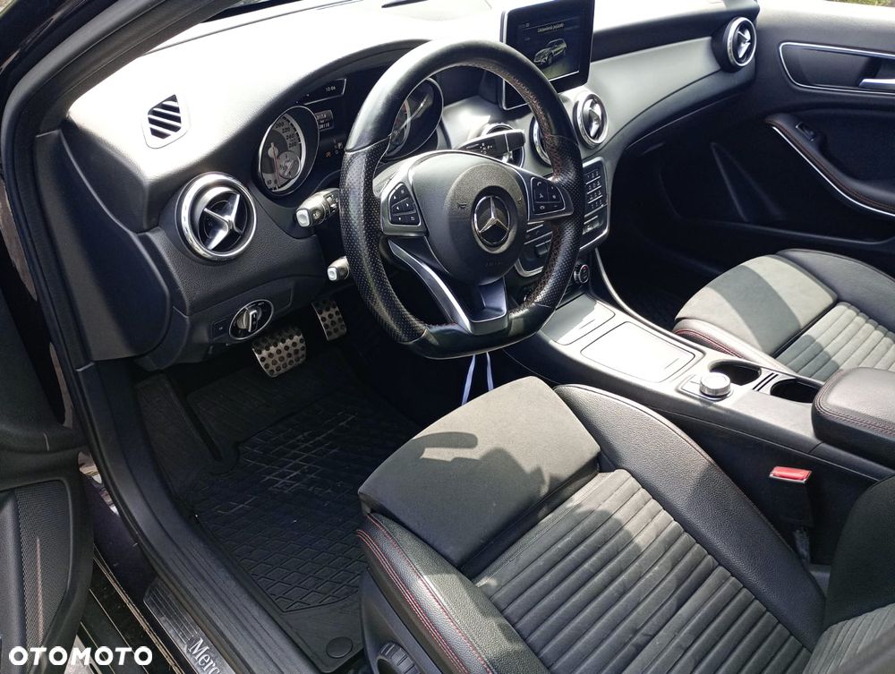 Mercedes-Benz GLA 200 7G-DCT AMG Line - 9