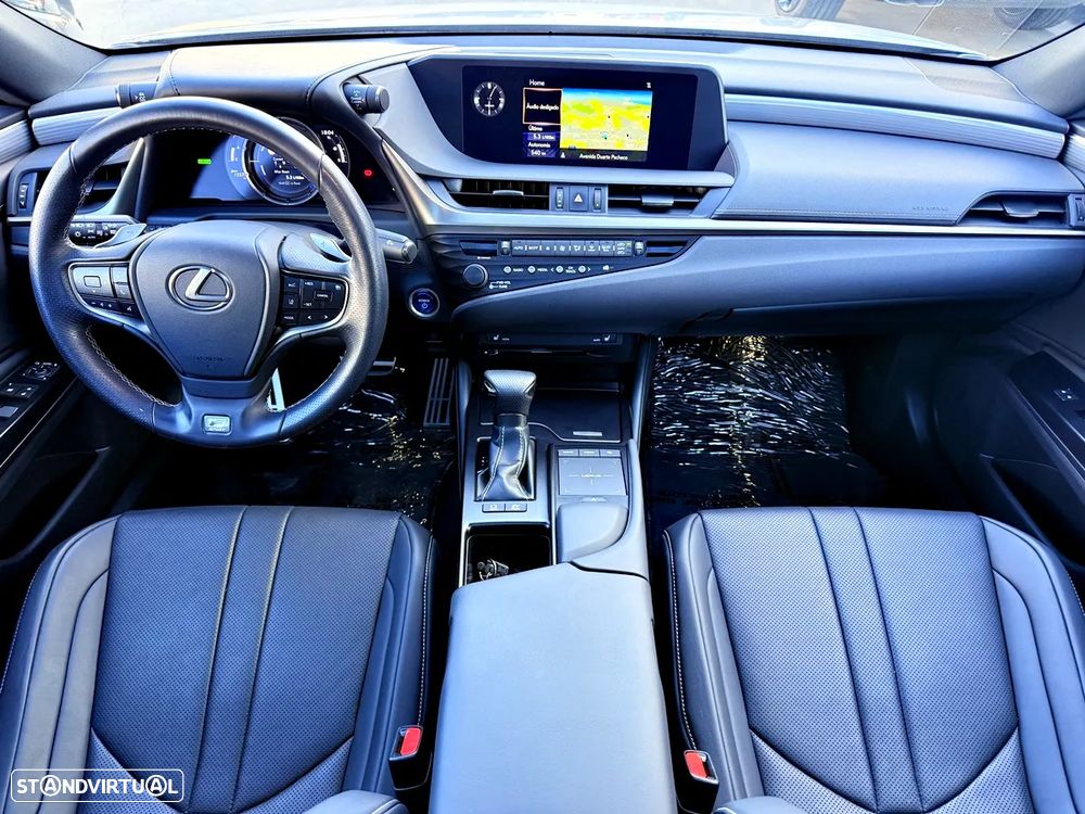 Lexus ES 300h - 9