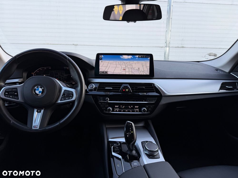 BMW Seria 5 520d xDrive Sport - 6