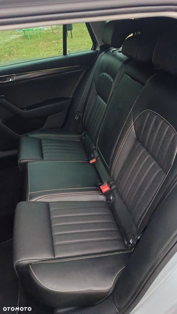 Skoda Superb 2.0 TDI DSG Premium Edition - 16