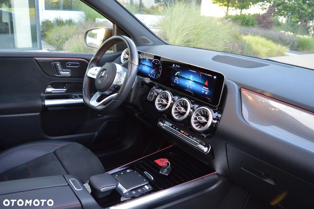 Mercedes-Benz Klasa B 180 AMG Line 7G-DCT - 28
