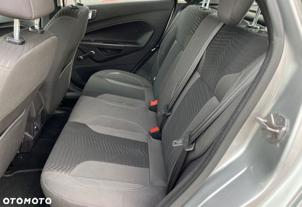 Ford Fiesta - 10