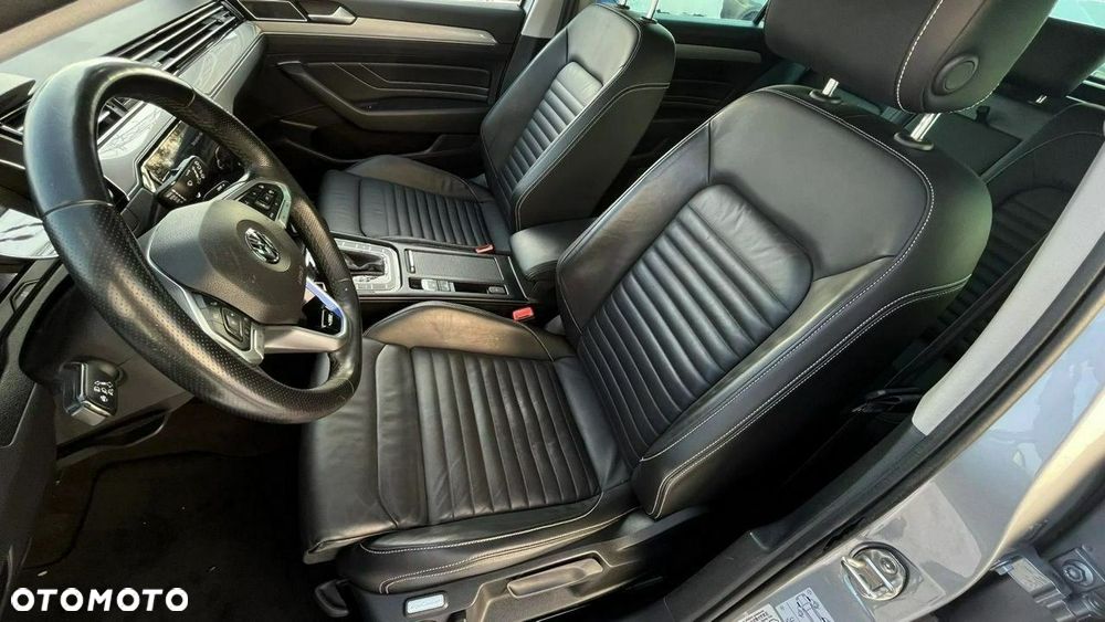 Volkswagen Passat - 31