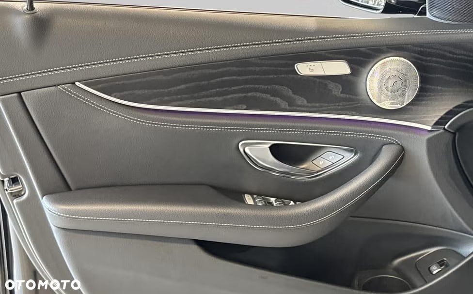 Mercedes-Benz Klasa E 300 de 9G-TRONIC - 13