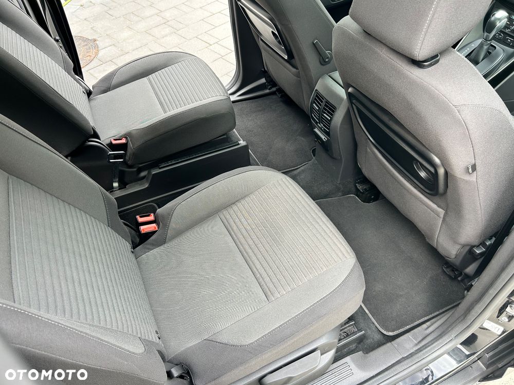 Ford Grand C-MAX - 32