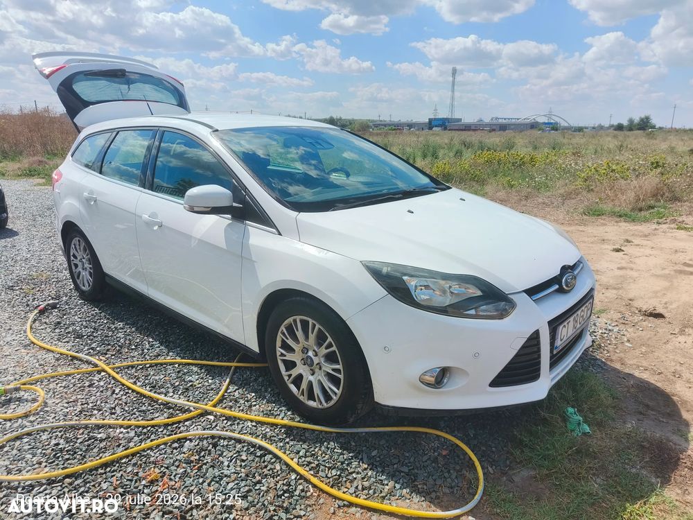 Ford Focus 1.6 TDCI DPF Titanium - 8