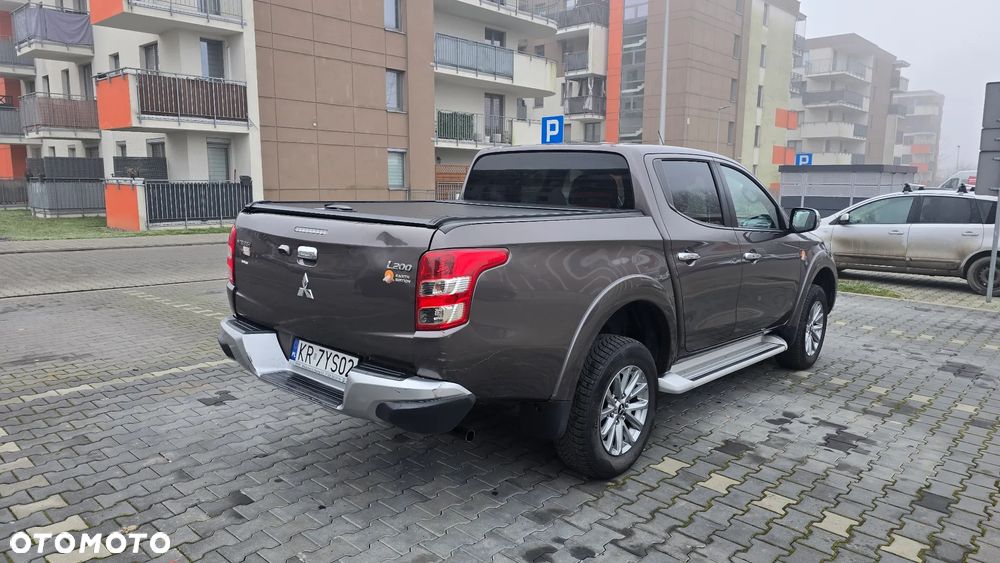 Mitsubishi L200 2.4 d DC Instyle - 4