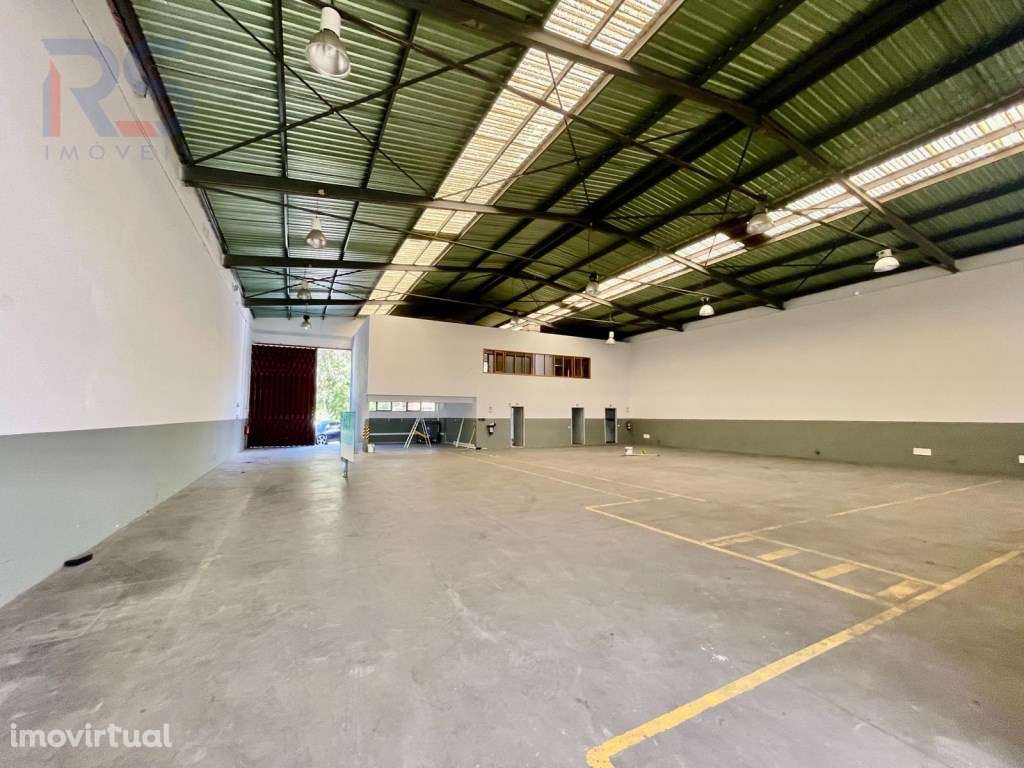Armazém junto ao aeroporto - Grande imagem: 3/20