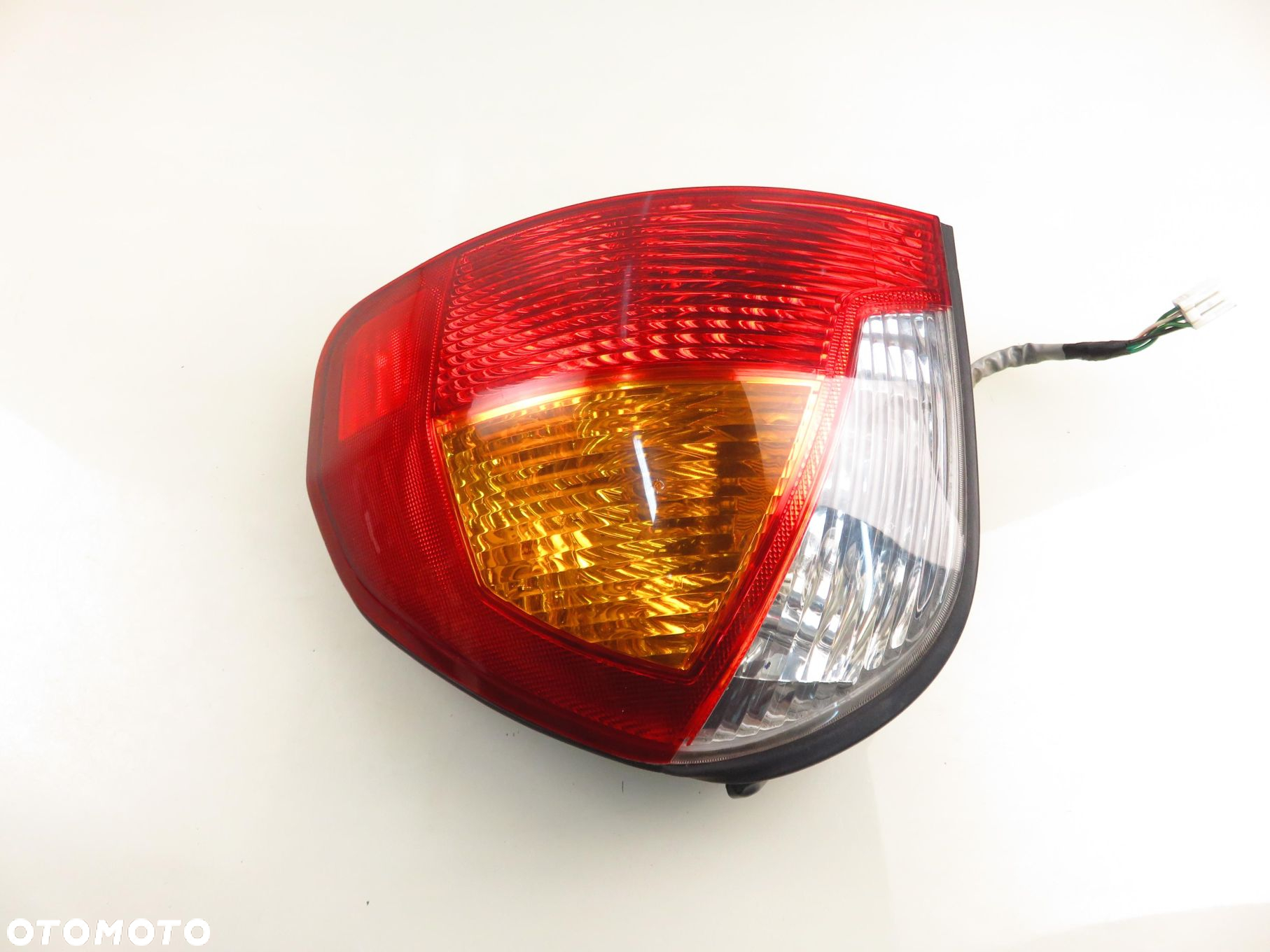 LAMPA PRAWA TYLNA HYUNDAI SANTA FÉ I - 8