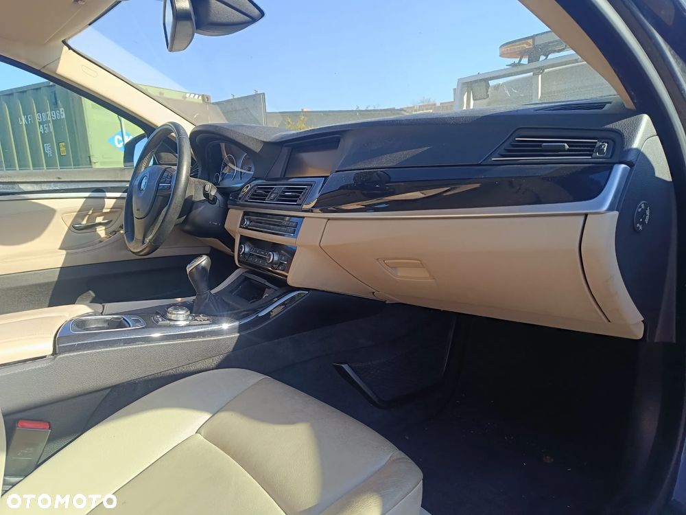 BMW Seria 5 520d Luxury Line - 6