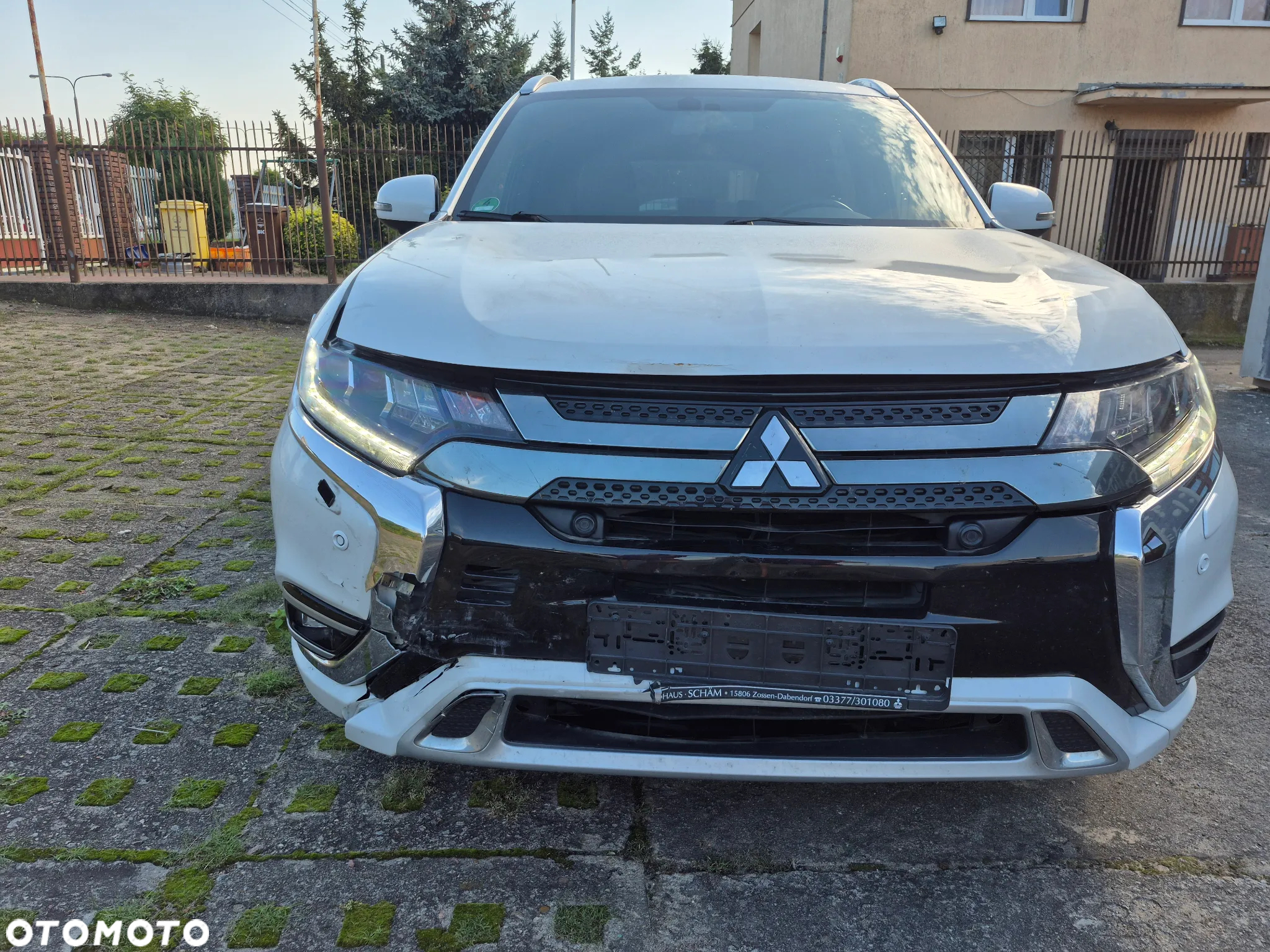 Mitsubishi Outlander 2.4 4WD Plug-In Hybrid Diamant - 19