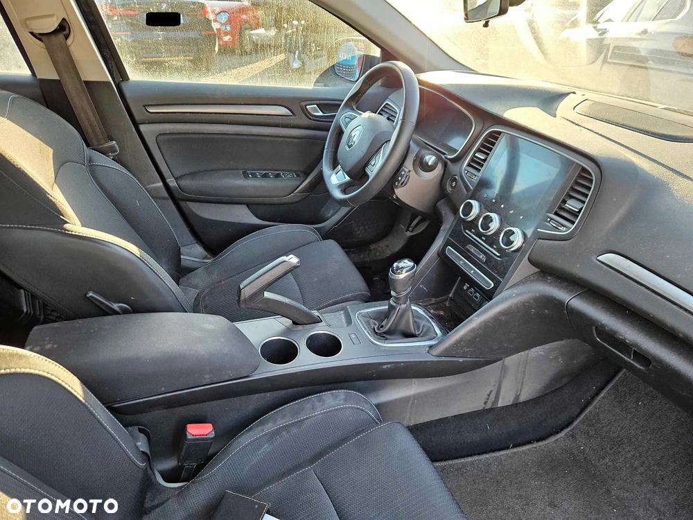 Renault Megane 1.5 Blue dCi Intens - 9