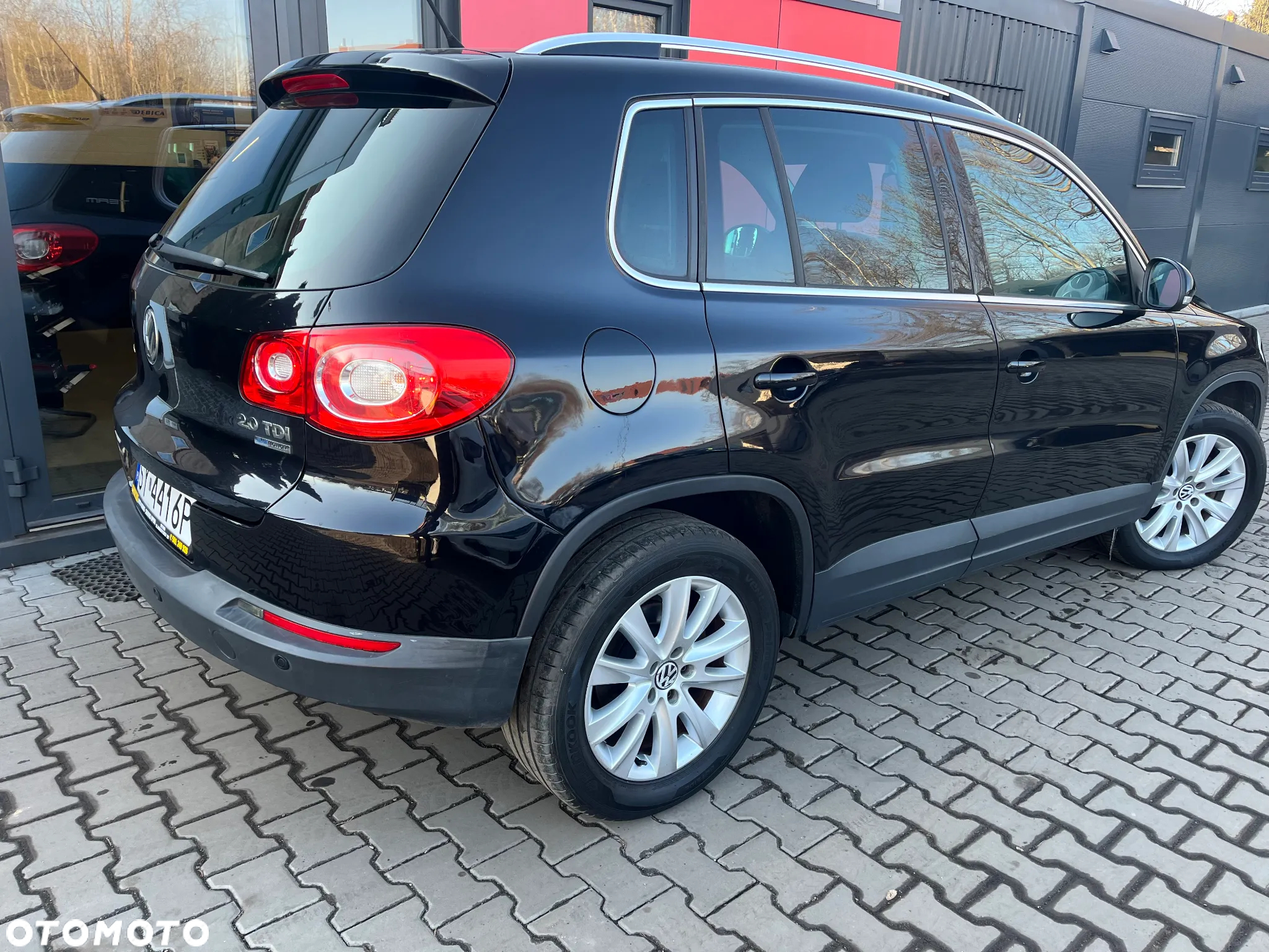 Volkswagen Tiguan 2.0 TDI DPF BlueMotion Technology Exclusive - 9