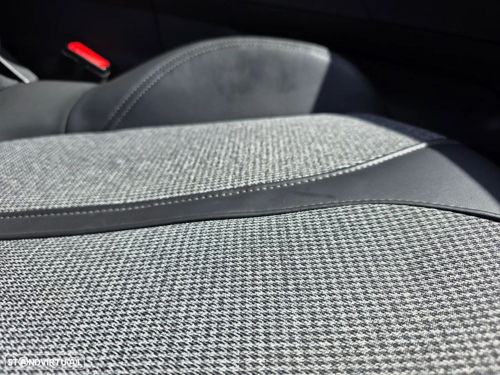 Peugeot 3008 1.2 PureTech Allure Pack - 21