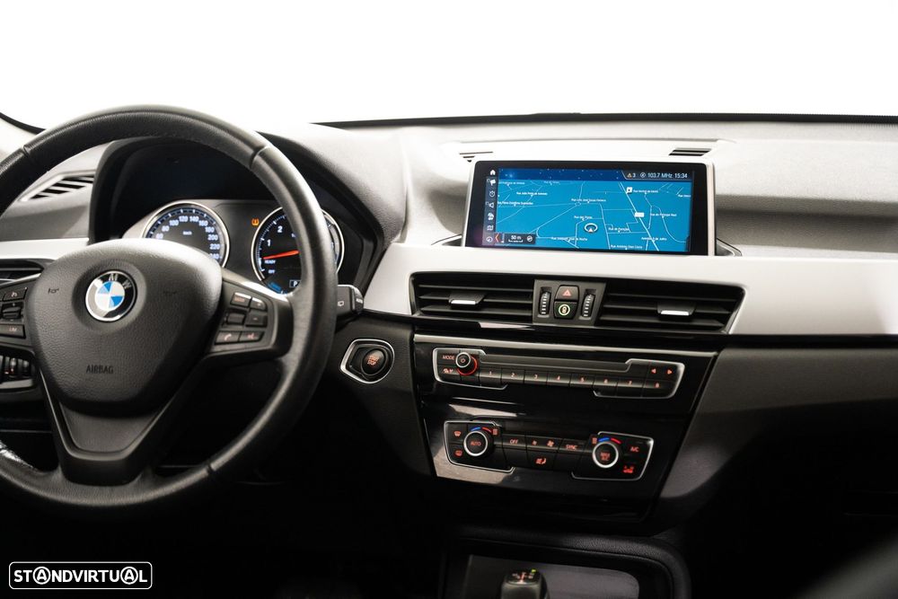 BMW X1 25 e xDrive Corporate Edition - 9