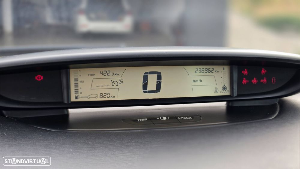 Citroën C4 1.6 HDi VTR Pack - 8