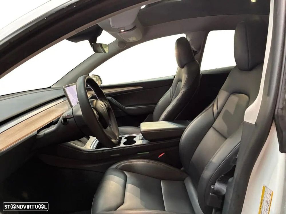 Tesla Model Y RWD - 13