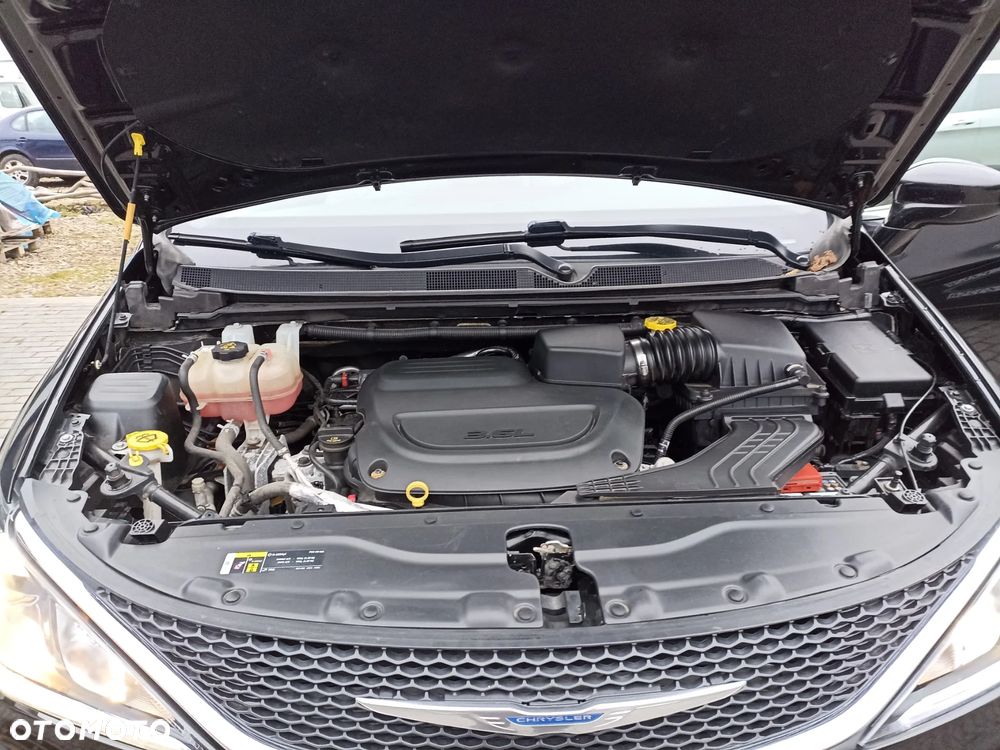 Chrysler Pacifica - 10