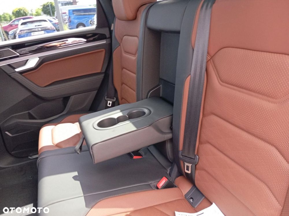 Volkswagen Touareg - 11