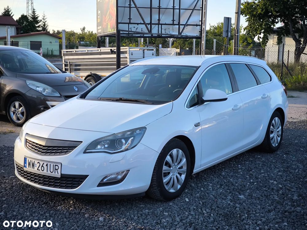 Opel Astra 1.6 T Cosmo - 4