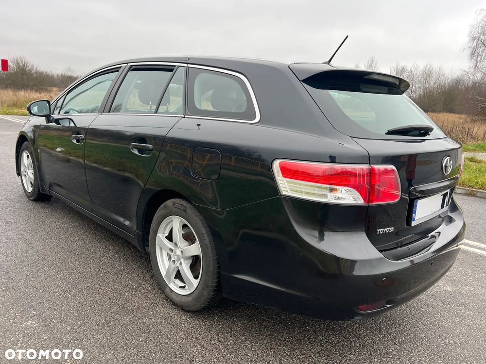 Toyota Avensis 1.6 Luna - 7