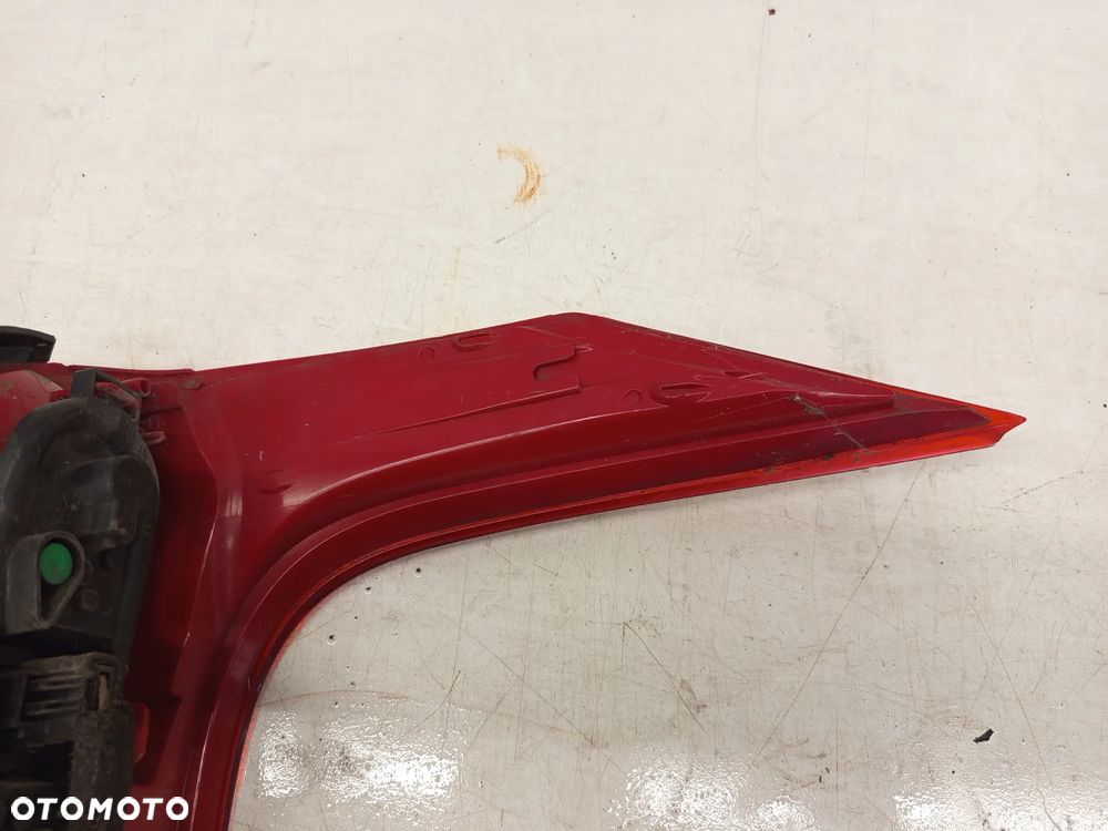 + LAMPA TYL TYLNA LEWA PEUGEOT 5008 - 8